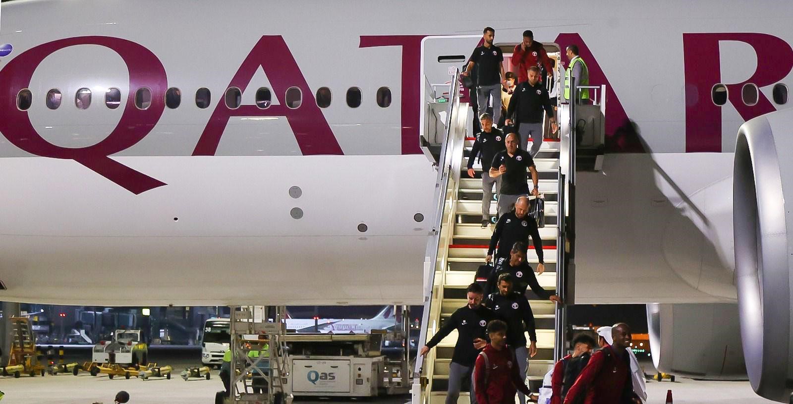 Qatar Airways flies Qatar National Football Team and 140 FIFA Legends ...