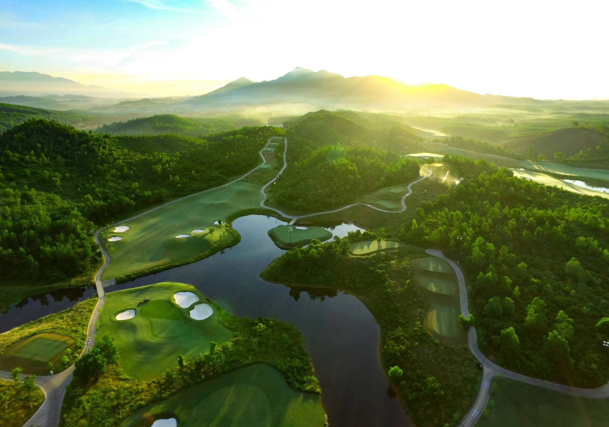 central-vietnam-offers-visiting-golfers-a-stay-play-bonanza